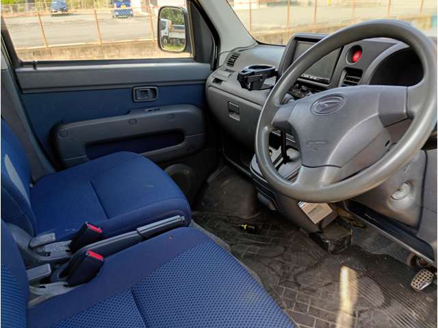 Daihatsu Hijet Cargo 5