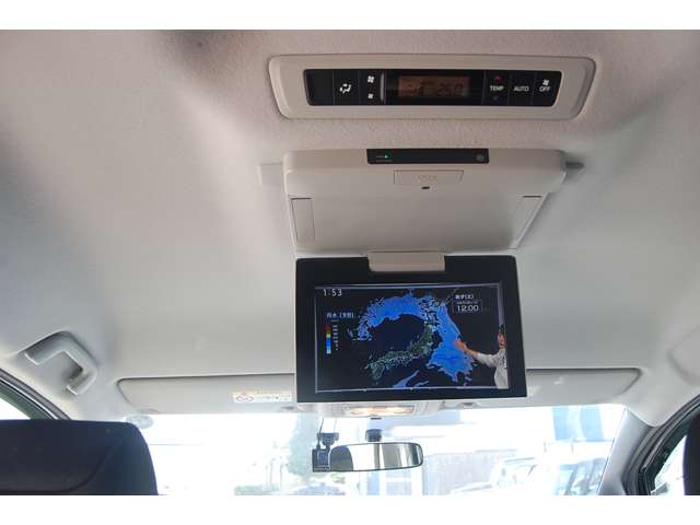 Toyota Noah 11