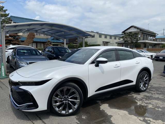 Toyota Crown Crossover 8