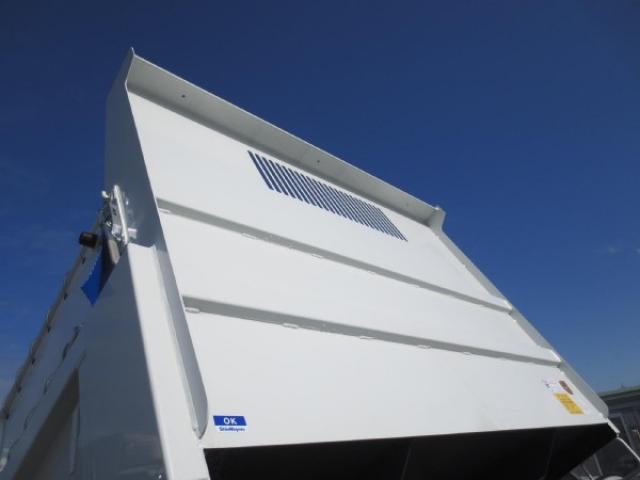 Mitsubishi Fuso Canter 11