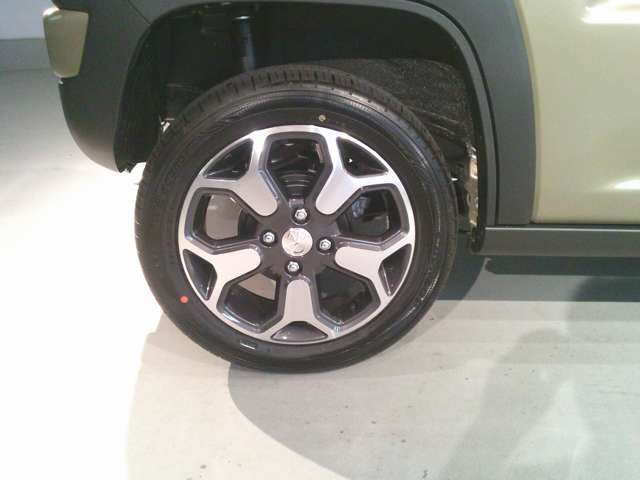 Mazda Flair Crossover 12