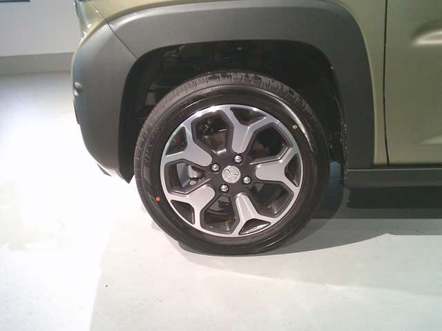 Mazda Flair Crossover 9