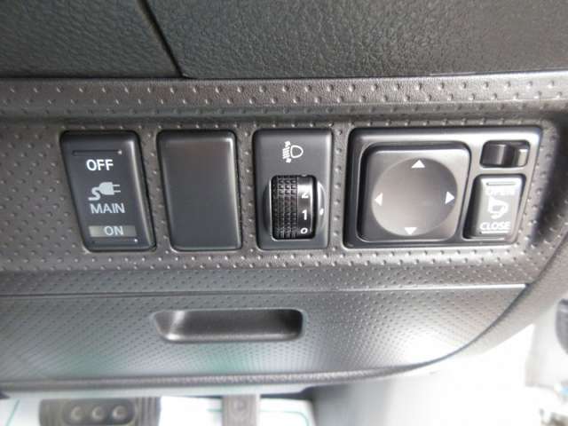 Mitsubishi ランサーカーゴ 12