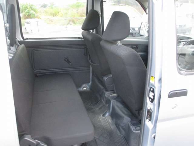 Daihatsu Hijet Deck Van 12