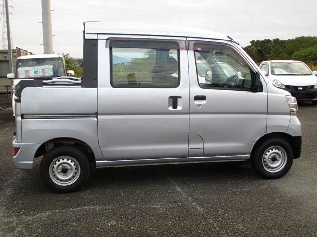 Daihatsu Hijet Deck Van 4