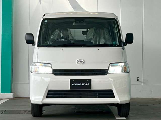 Toyota Town Ace Van 8