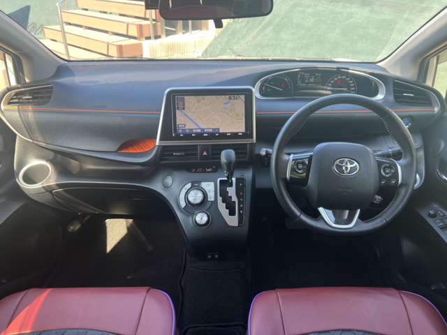 Toyota Sienta 8