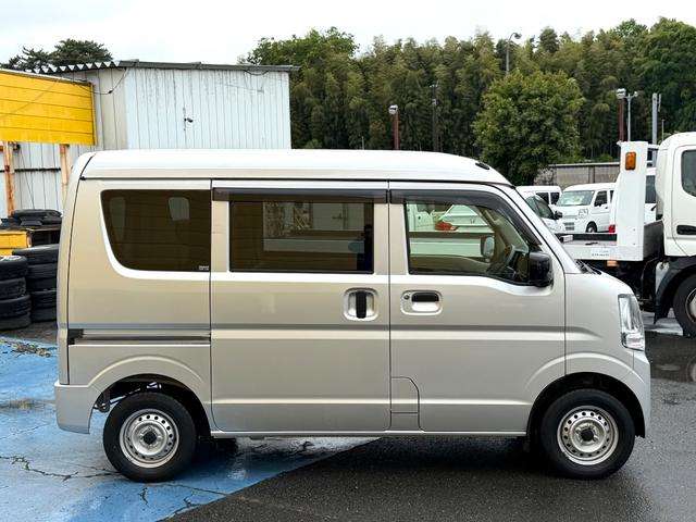 Nissan NV100 Clipper 6
