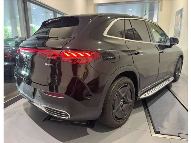 Mercedes-Benz EQE SUV 3
