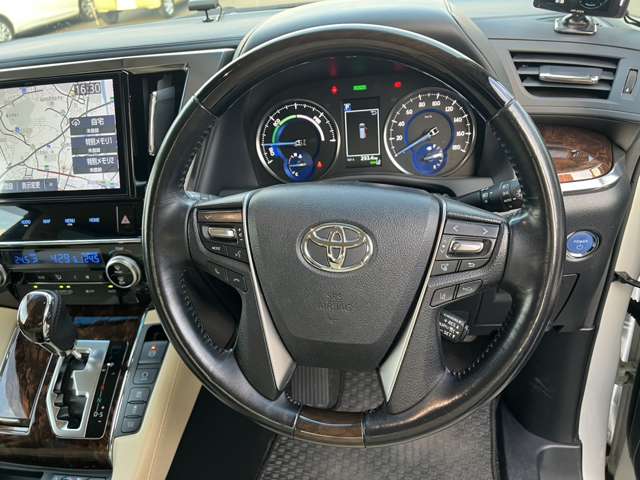 Toyota Alphard 8