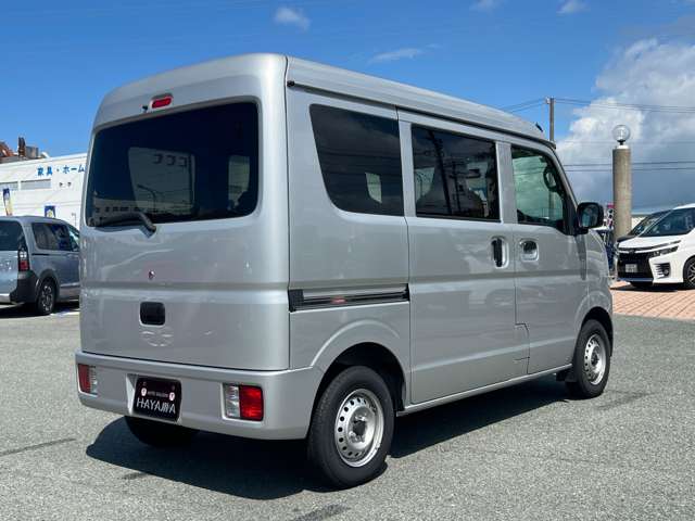 Mitsubishi Minicab Van 7