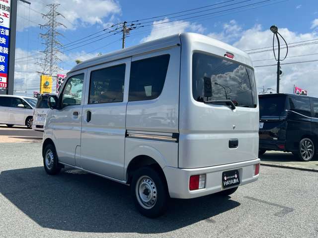 Mitsubishi Minicab Van 9