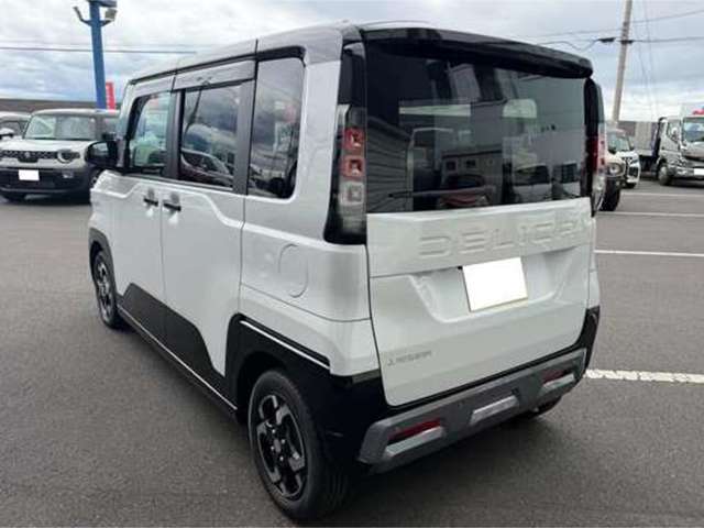 Mitsubishi Delica Mini 7