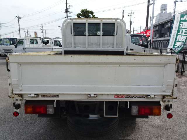 Hino Dutro 12