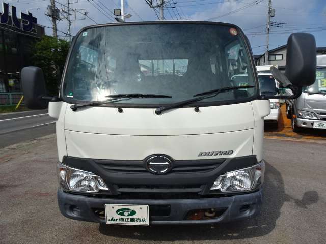 Hino Dutro 8