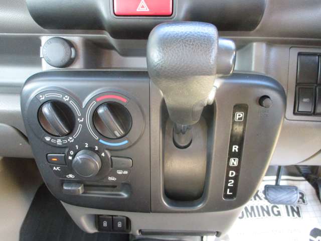 Nissan NV100 Clipper 10