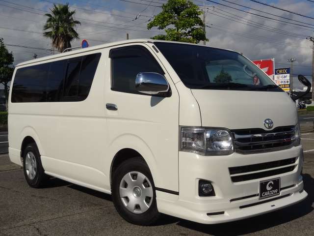 Toyota Hiace Van 7