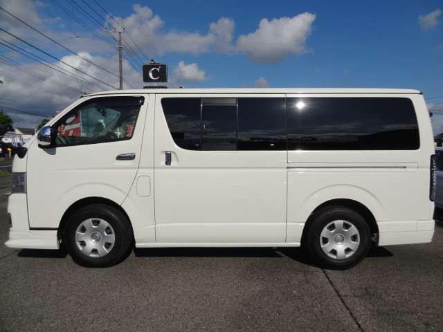 Toyota Hiace Van 10
