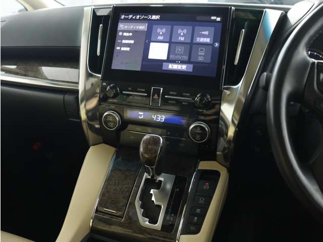 Toyota Alphard 2