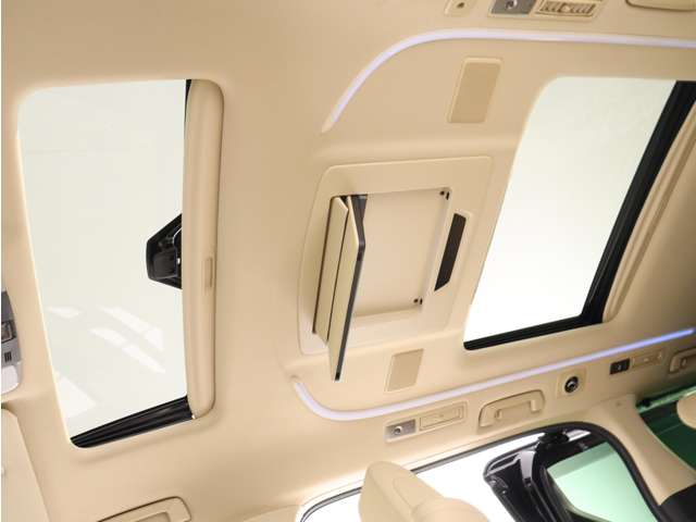 Toyota Alphard 3