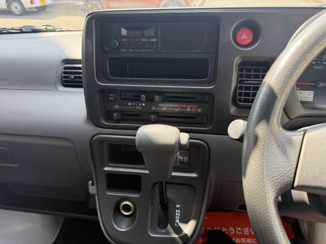 Daihatsu Hijet Cargo 11