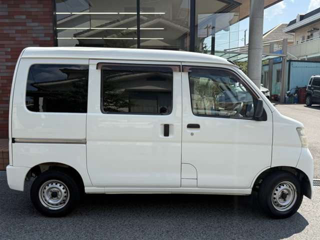 Daihatsu Hijet Cargo 7