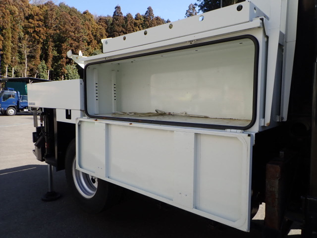 Isuzu Elf 12