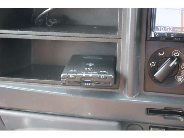 Isuzu Elf 11