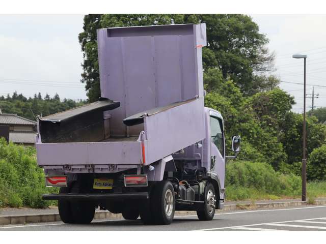 Isuzu Elf 4