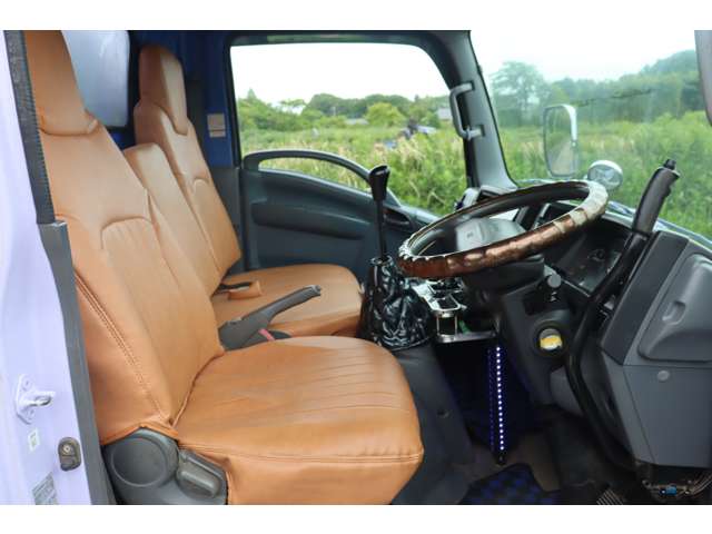 Isuzu Elf 5