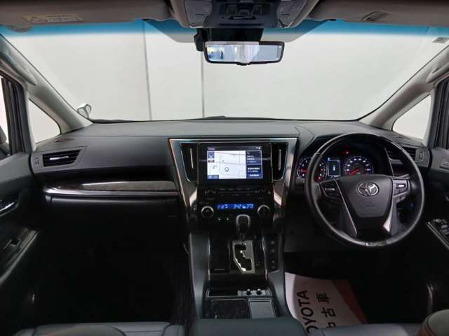 Toyota Alphard 12