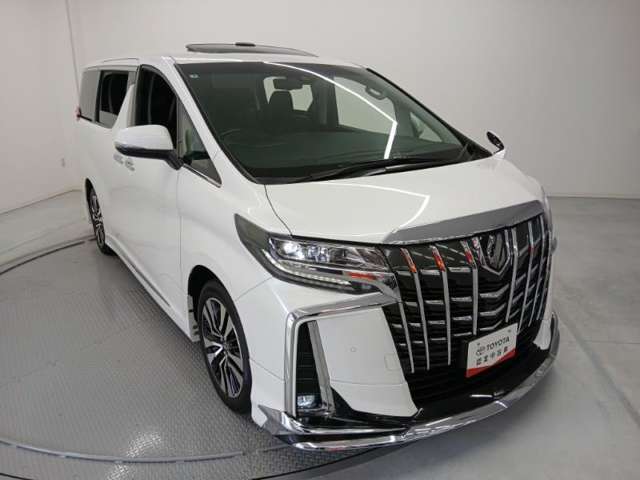 Toyota Alphard 3