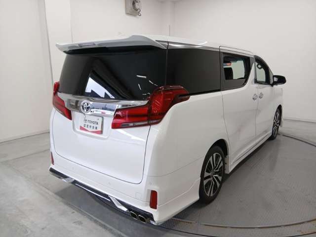 Toyota Alphard 5