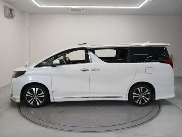 Toyota Alphard 8