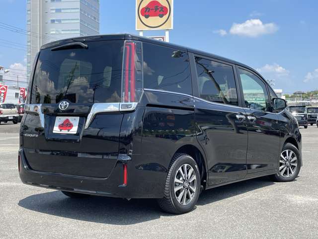 Toyota Esquire 4
