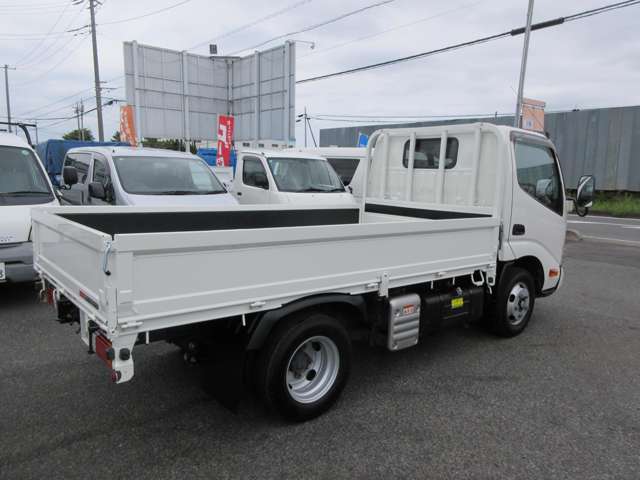 Hino Dutro 11