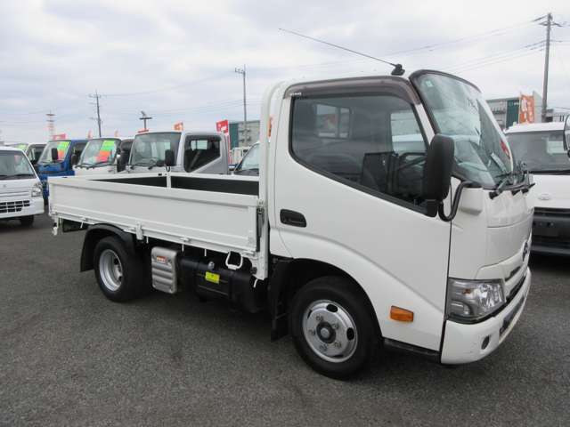 Hino Dutro 9