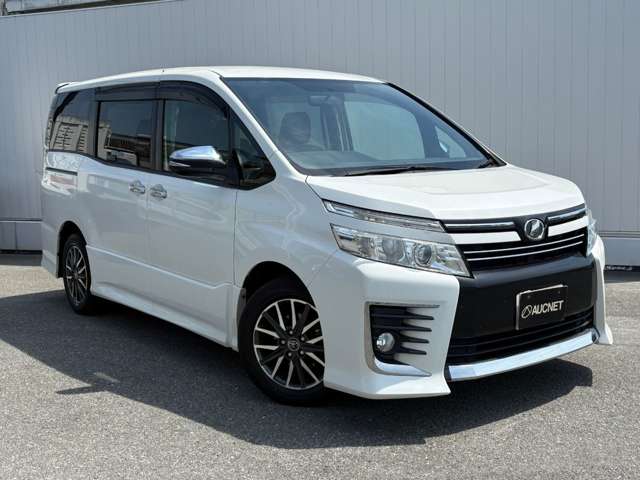 Toyota Voxy 6