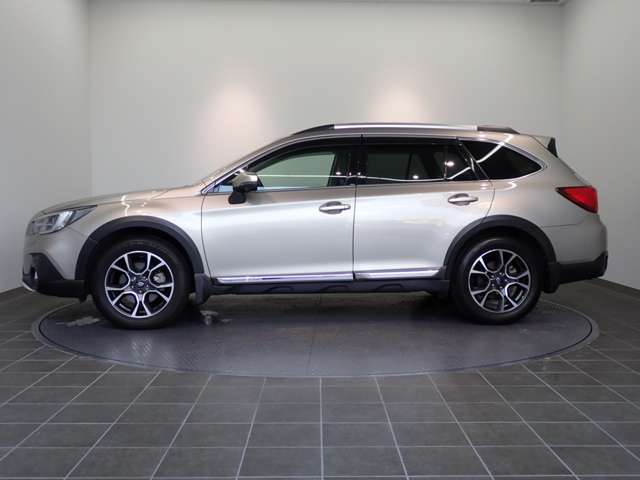 Subaru Legacy Outback 11