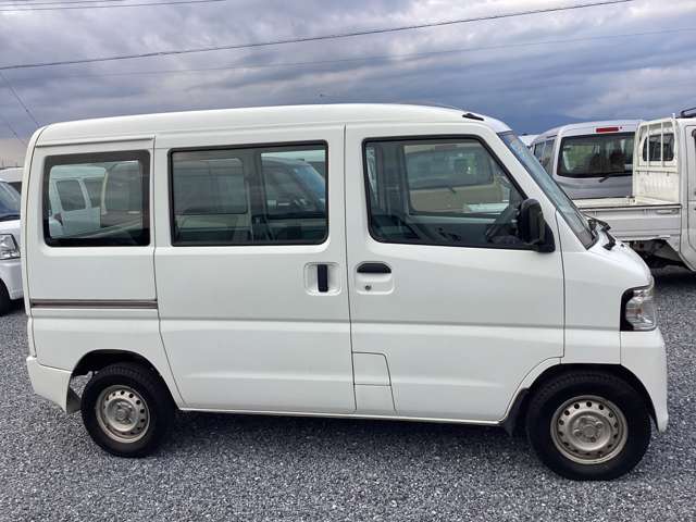 Nissan NV100 Clipper 11