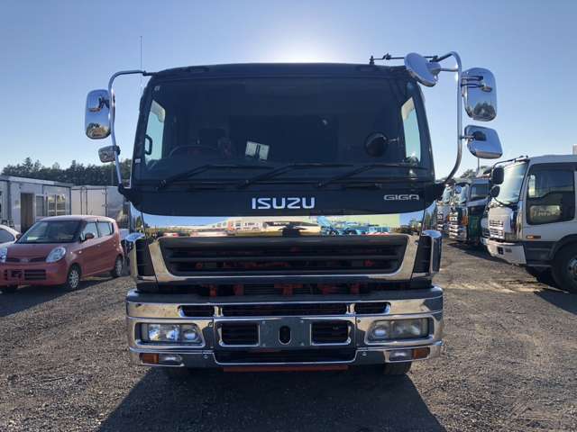 Isuzu Giga 2