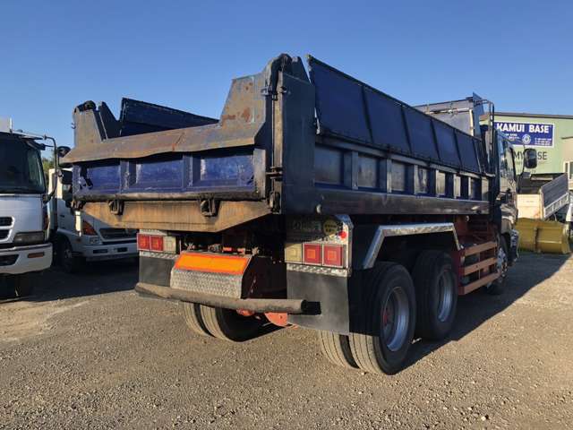 Isuzu Giga 6