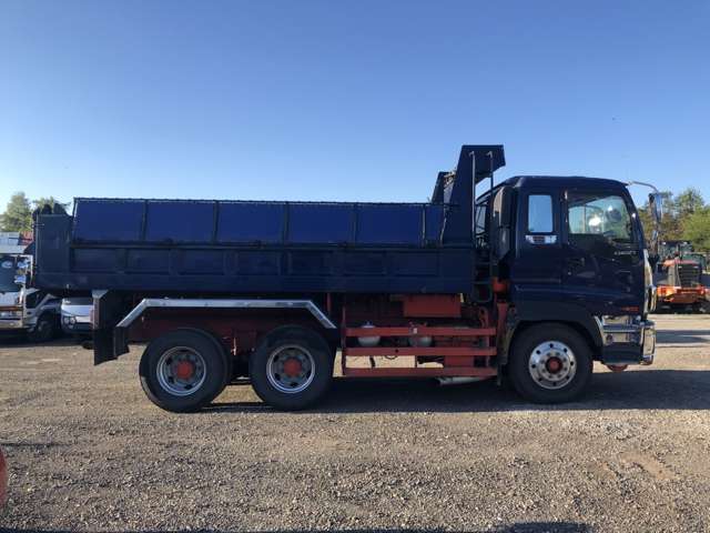 Isuzu Giga 7
