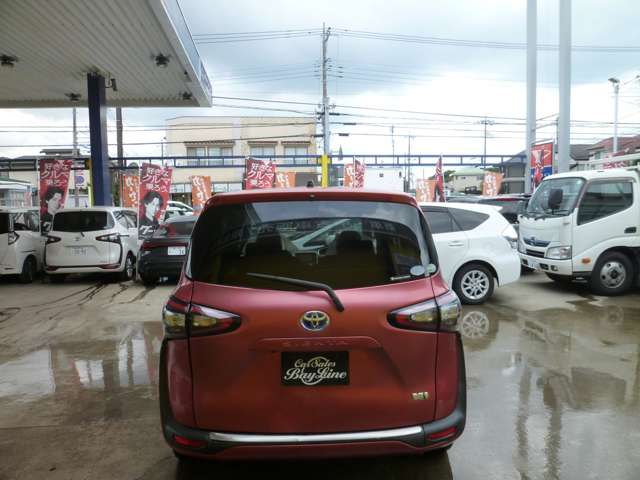 Toyota Sienta 5