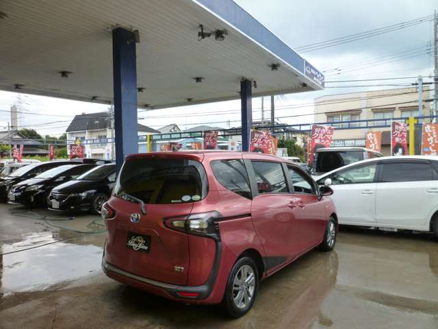 Toyota Sienta 6