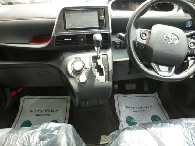 Toyota Sienta 7