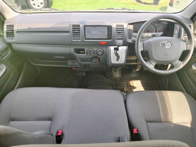 Toyota Regius Ace 6