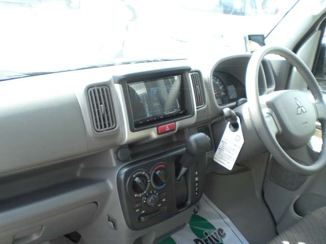 Mitsubishi Minicab Van 6