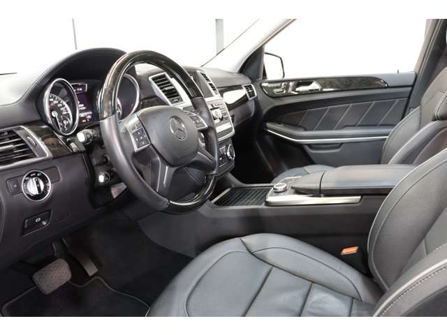 Mercedes-Benz GL-Class 3
