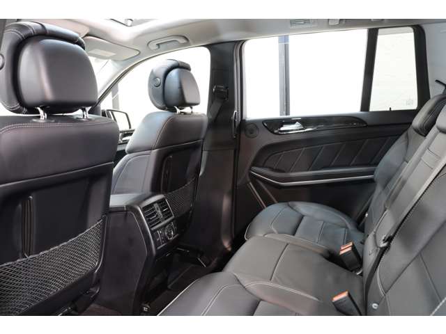 Mercedes-Benz GL-Class 5